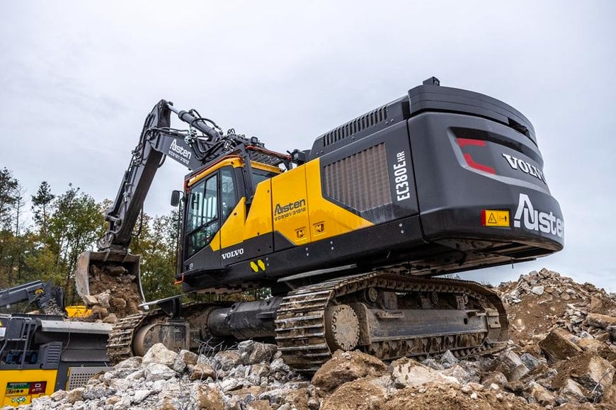 VOLVO CE EC380E HR MAKES LIGHT WORK OF DEMOLITION